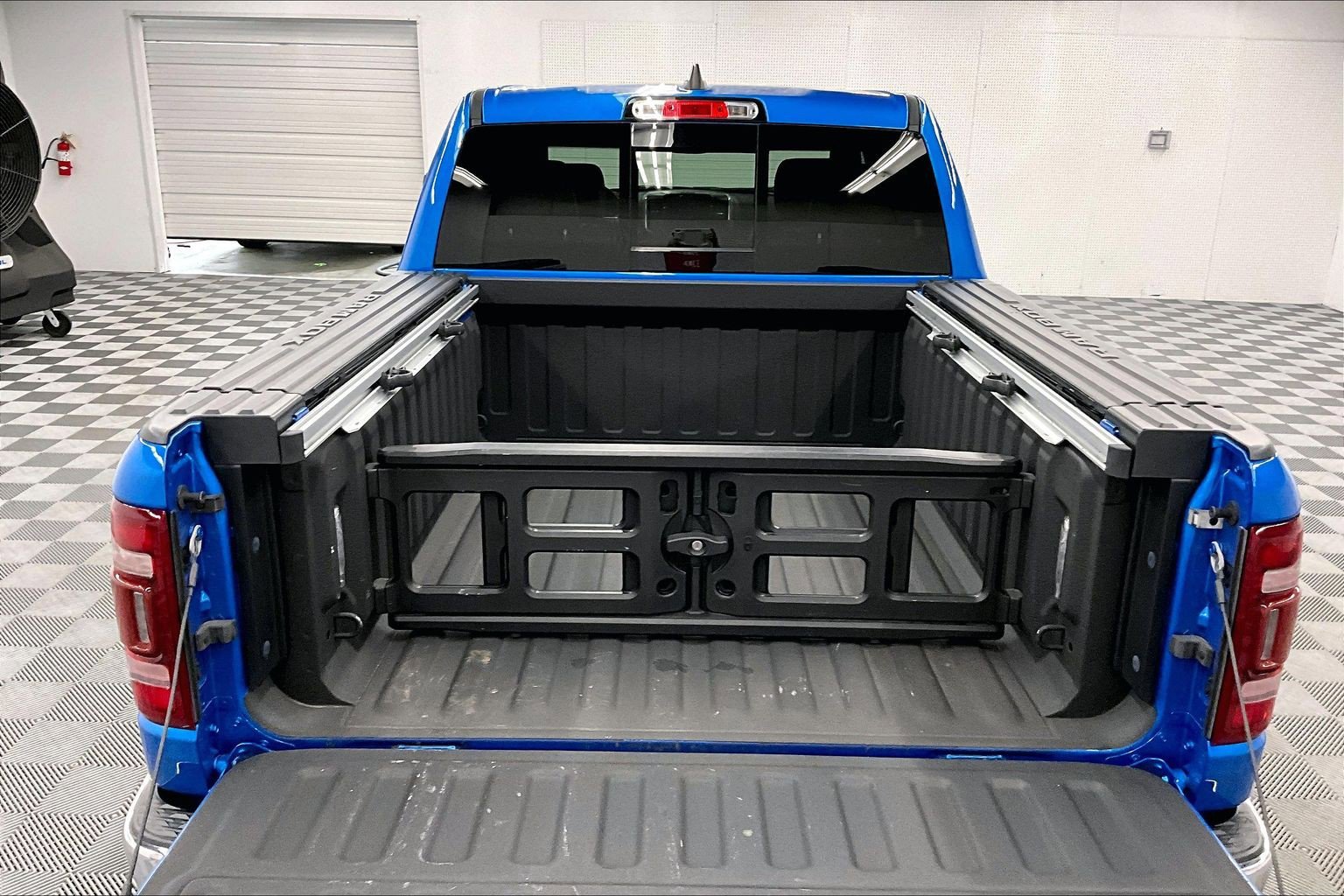 Used 2023 RAM 1500 Laramie AWD/4WD image 33