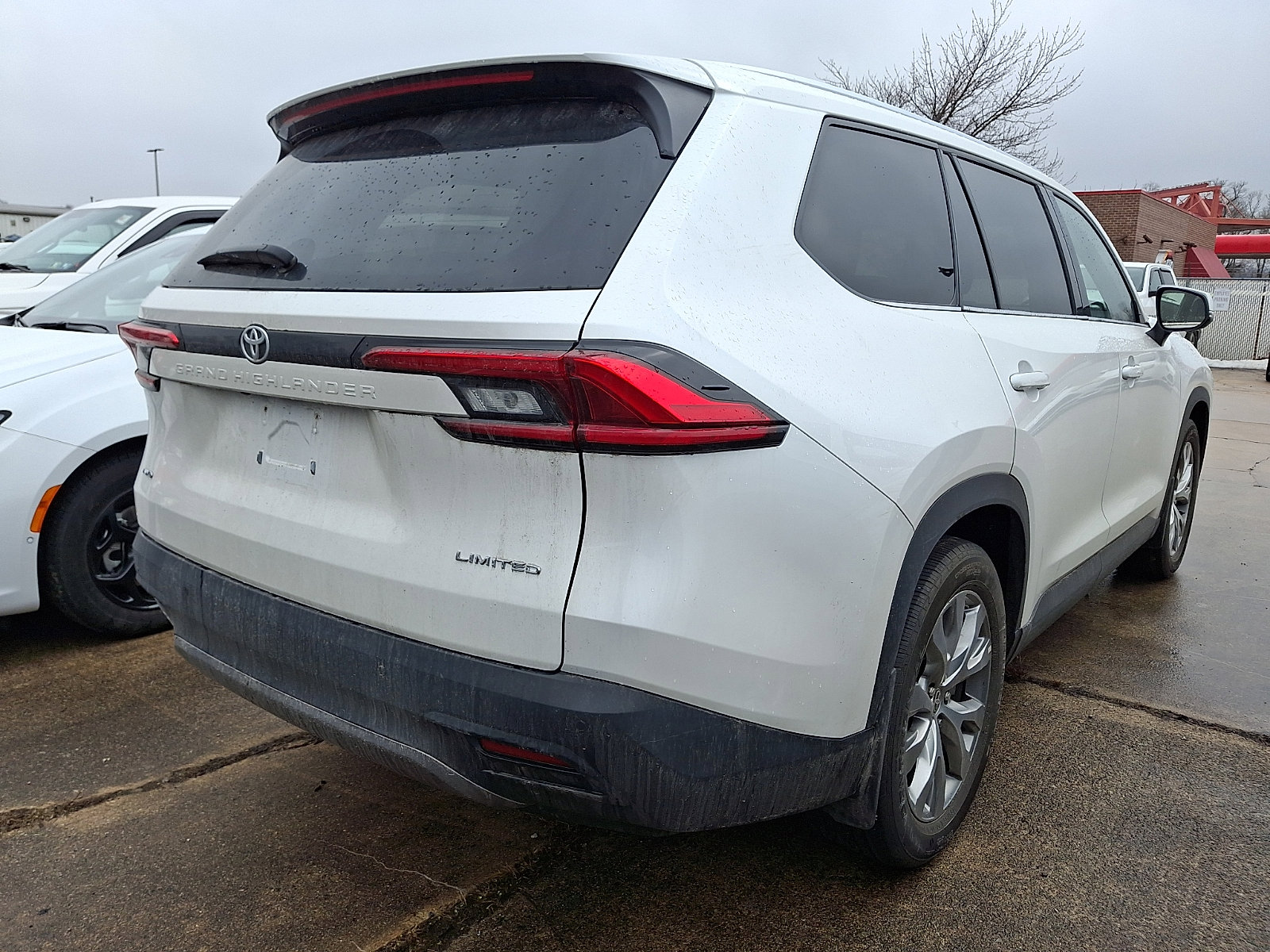 Used 2024 Toyota Grand Highlander Limited image 10