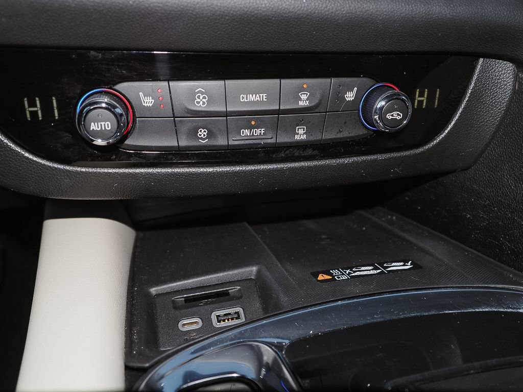 Certified 2023 Buick Enclave Essence image 16