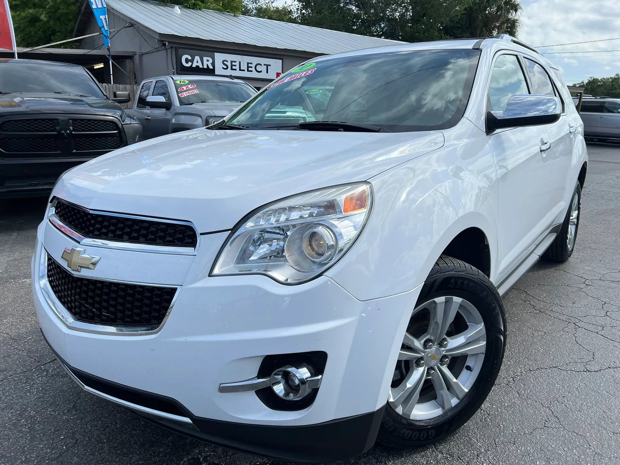 Used 2010 Chevrolet Equinox LTZ image 1