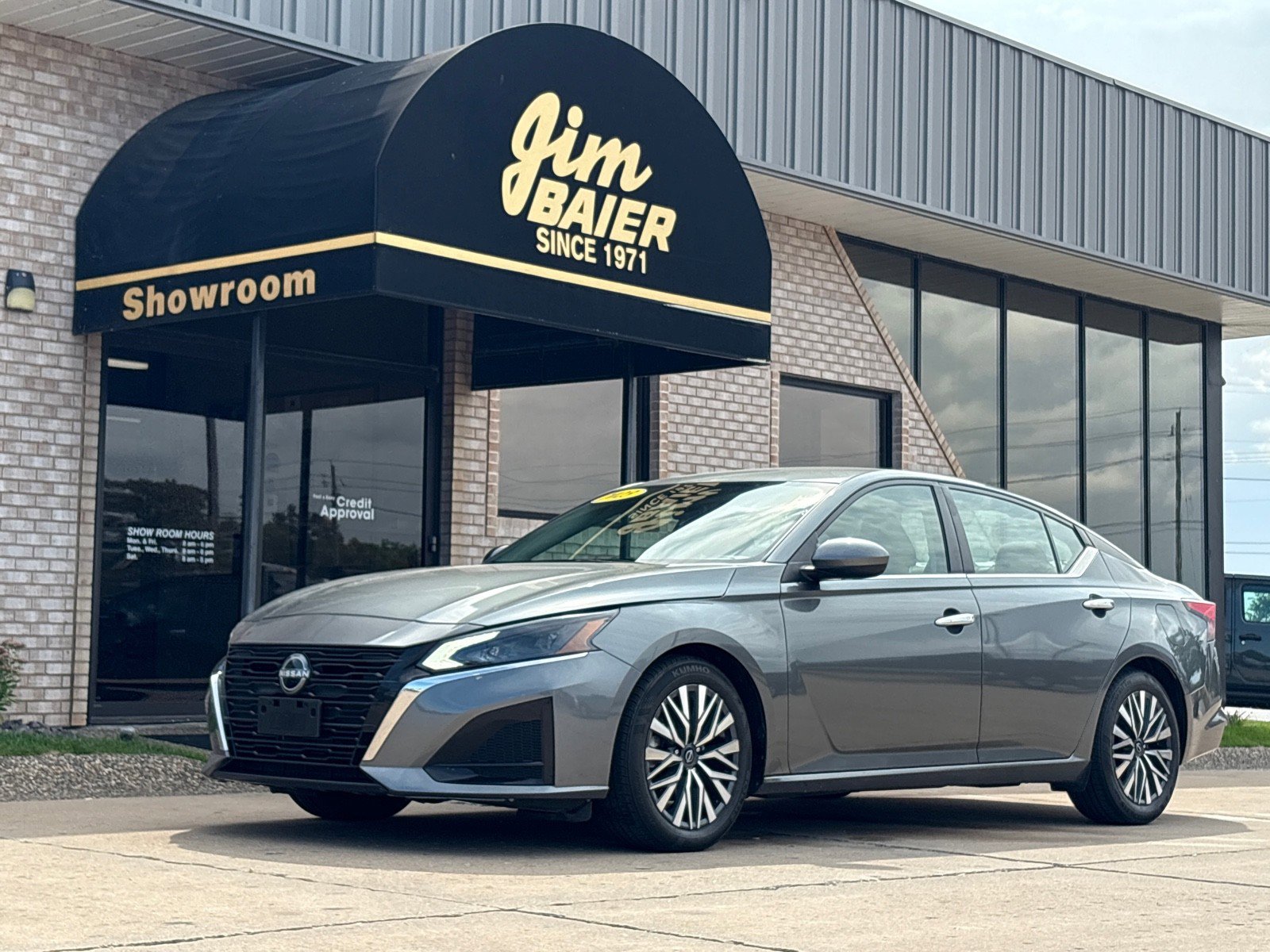 Used 2023 Nissan Altima 2.5 SV