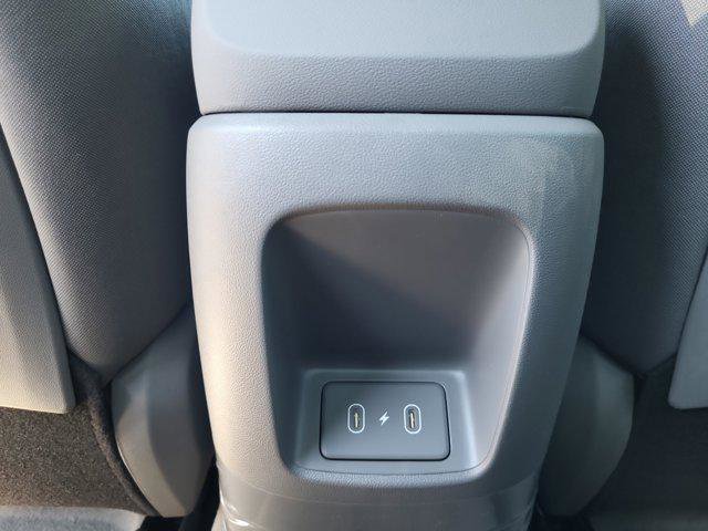New 2025 Hyundai Elantra SEL FWD image 32