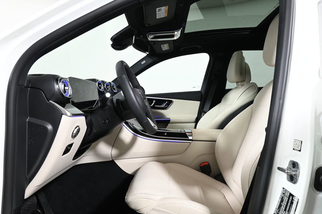 Certified 2025 Mercedes-Benz GLC 300 4MATIC image 3