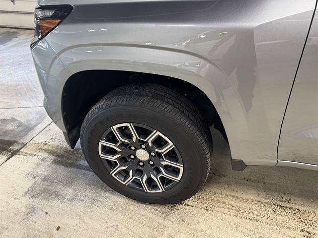 Certified 2024 Chevrolet Colorado LT w/ LT Convenience Package III AWD/4WD image 9