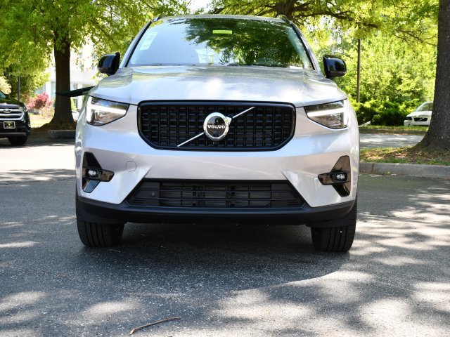 New 2026 Volvo XC40 B5 Plus w/ Protection Package Premier AWD/4WD image 2