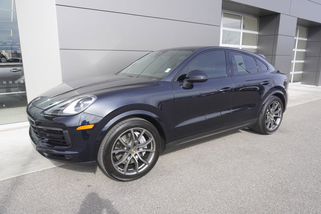 Used 2022 Porsche Cayenne Coupe image 3
