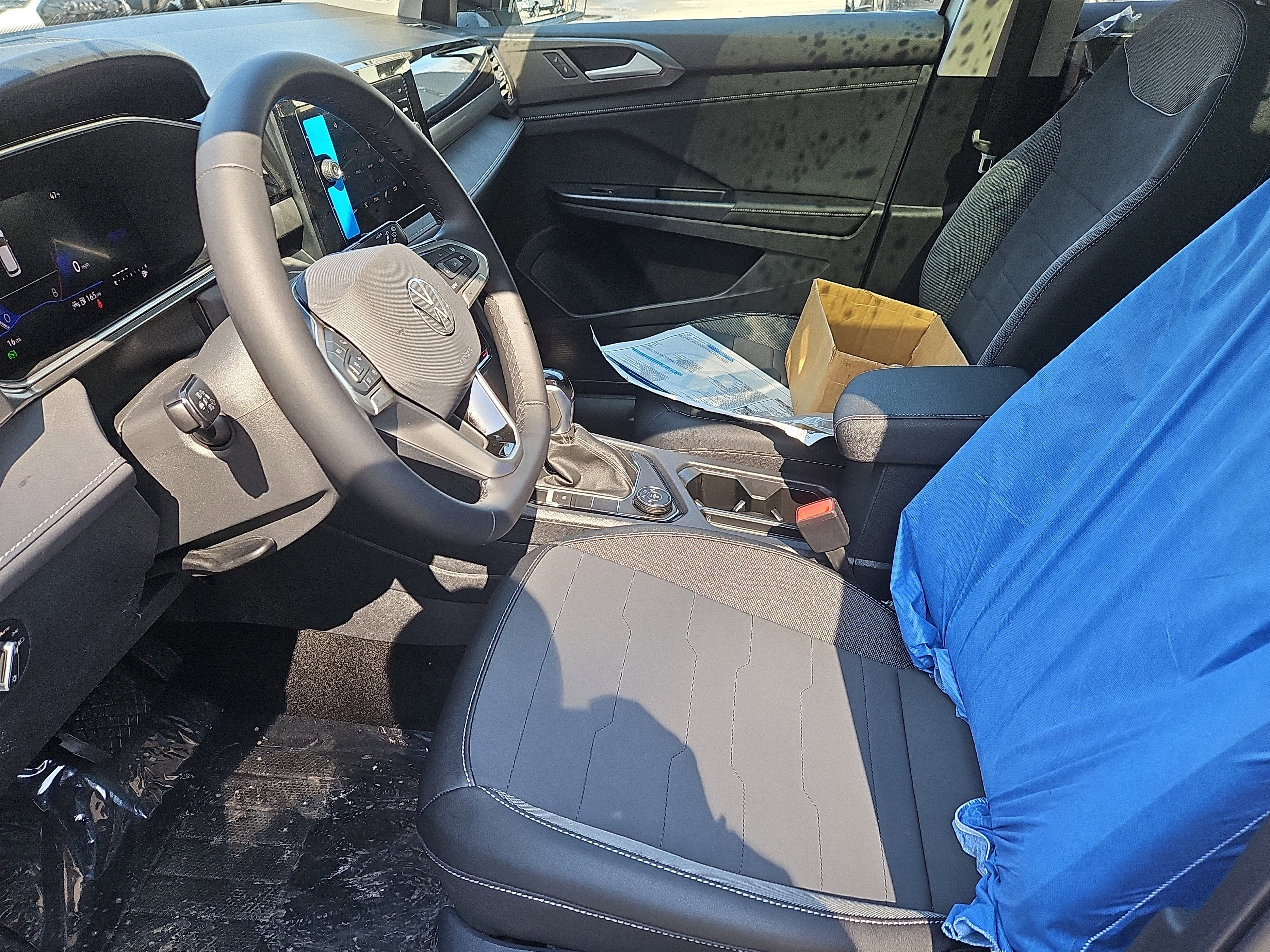 New 2026 Volkswagen Taos SE image 17