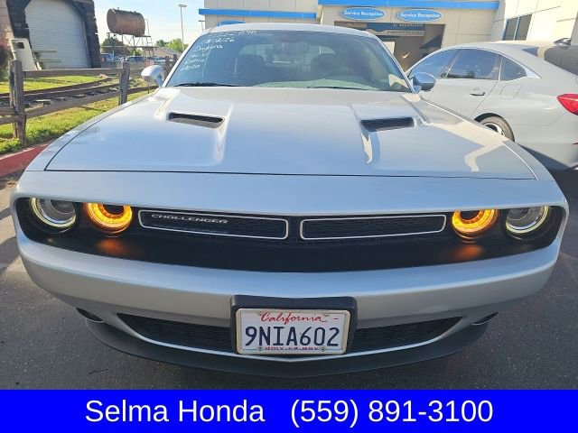 Used 2019 Dodge Challenger SXT w/ Driver Convenience Group RWD image 6