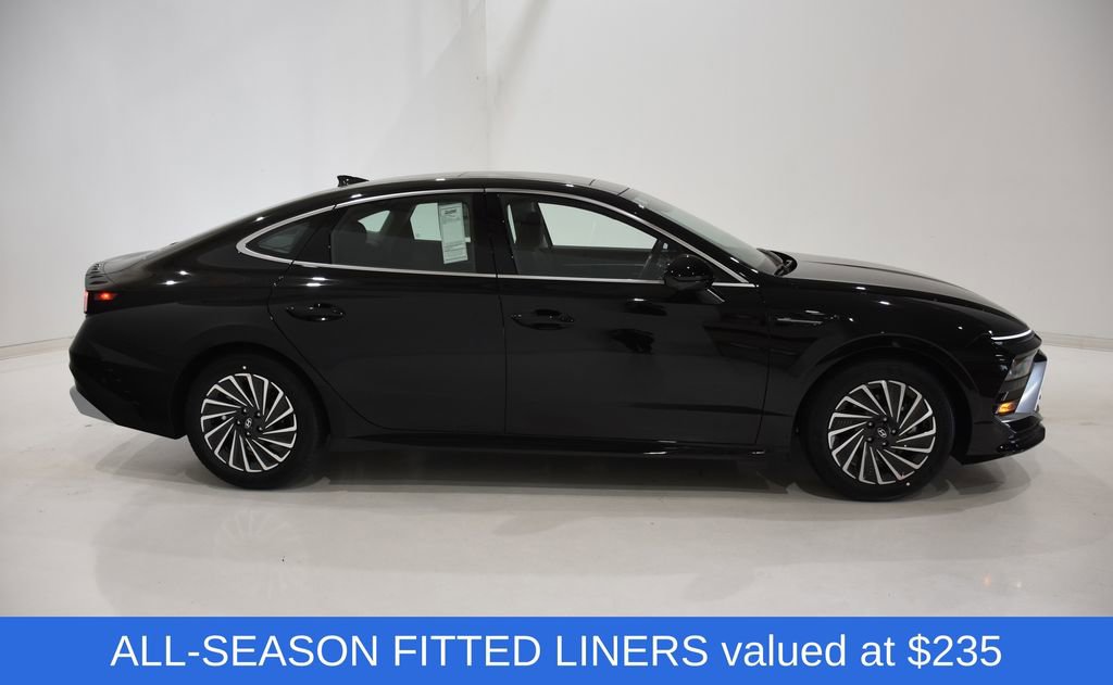 New 2025 Hyundai Sonata Limited FWD image 3