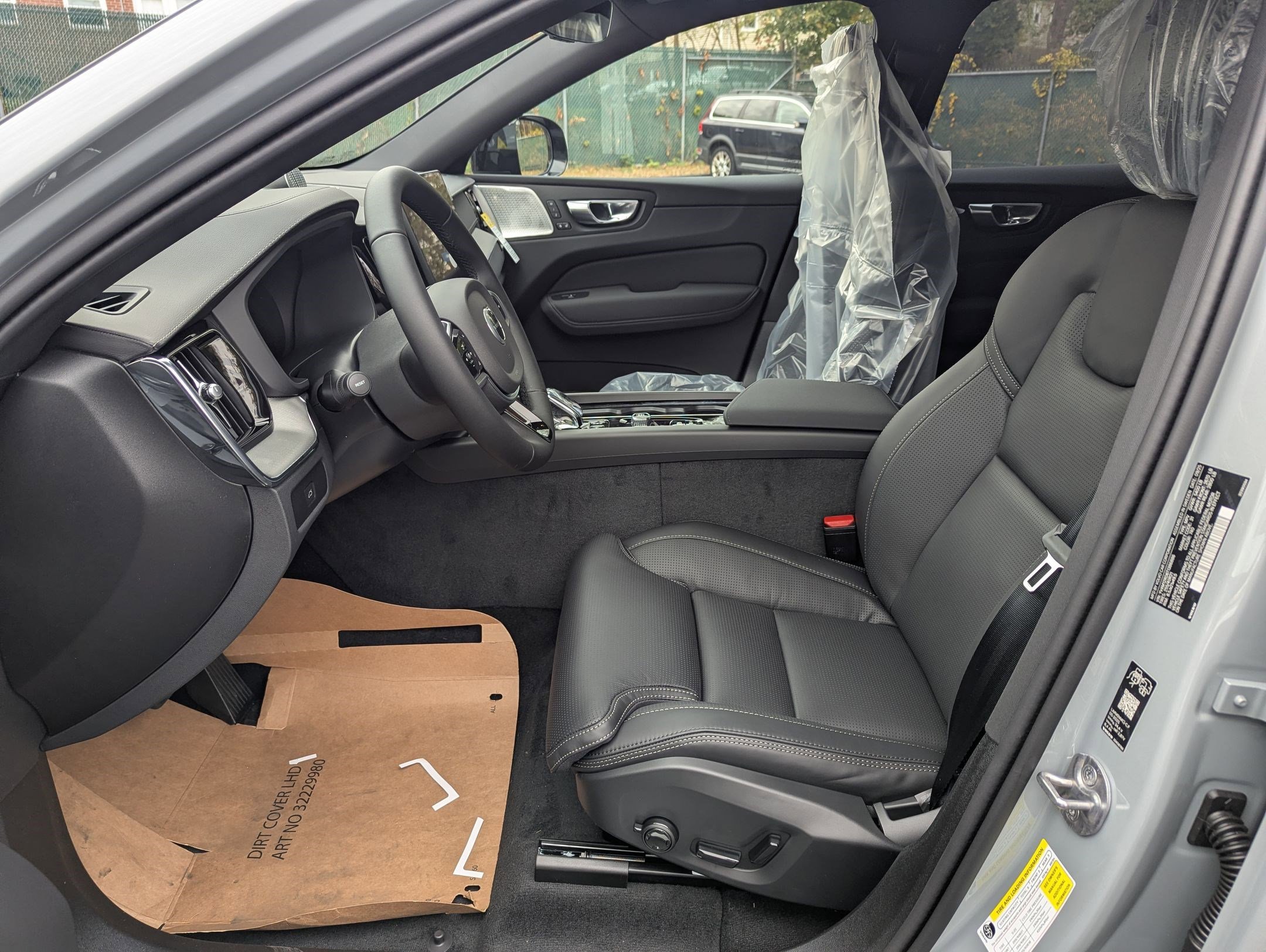 New 2026 Volvo XC60 B5 Ultra w/ Protection Package Premier image 8