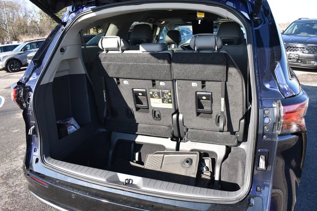 Used 2023 Toyota Sienna Limited image 20