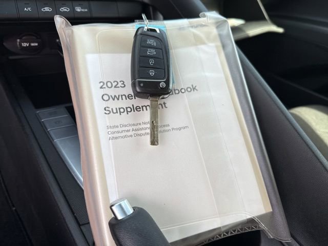 Certified 2023 Hyundai Elantra SE image 40