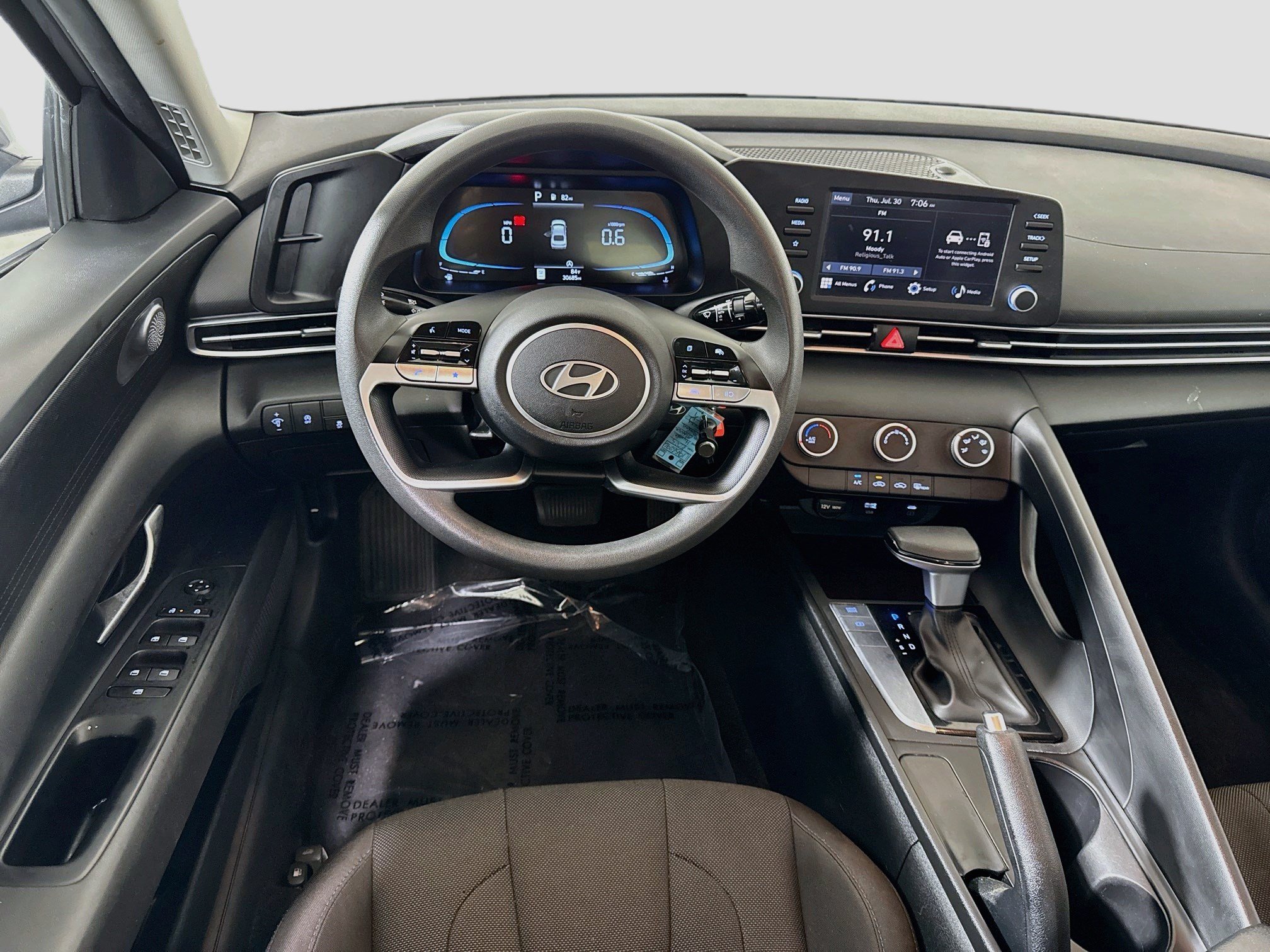 Used 2025 Hyundai Elantra SE FWD image 17
