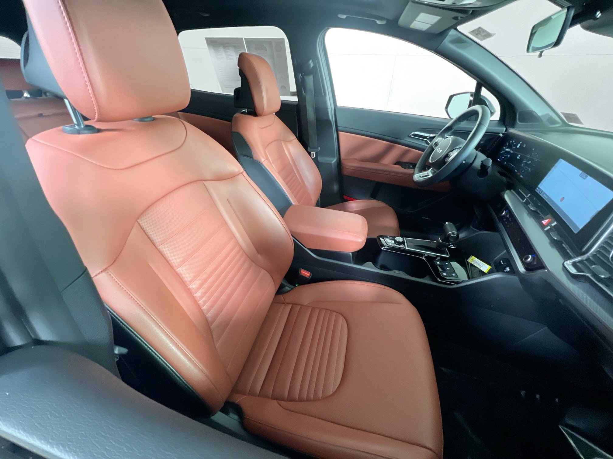 Used 2024 Kia Sportage SX image 28