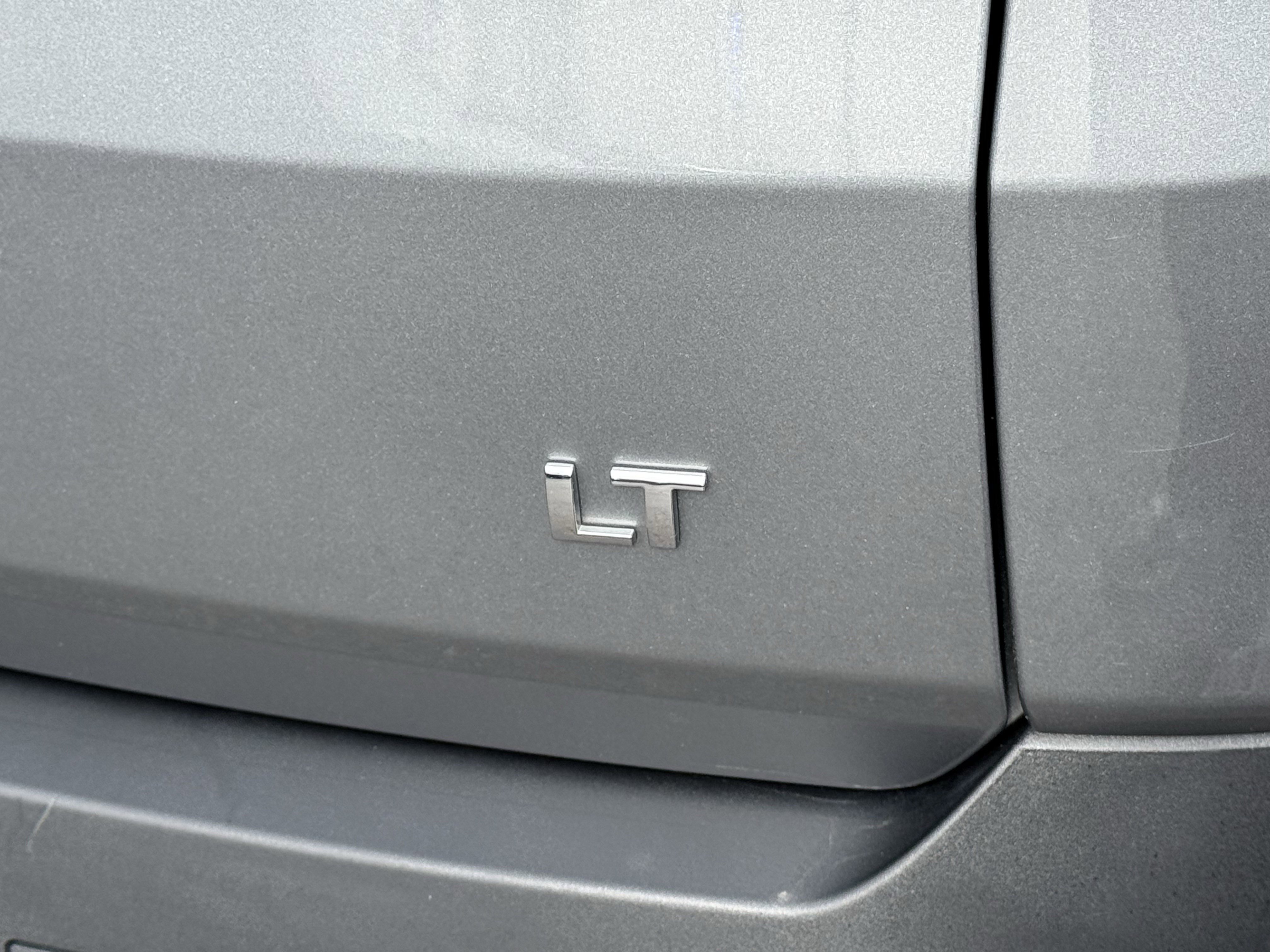 Used 2023 Chevrolet Traverse LT FWD image 44