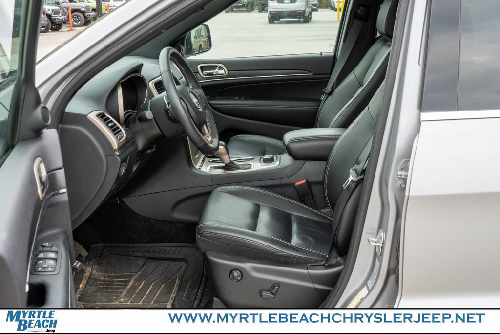 Used 2017 Jeep Grand Cherokee Limited image 18