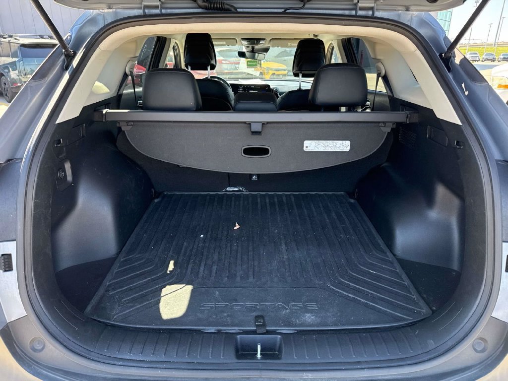 Used 2023 Kia Sportage EX AWD/4WD image 9