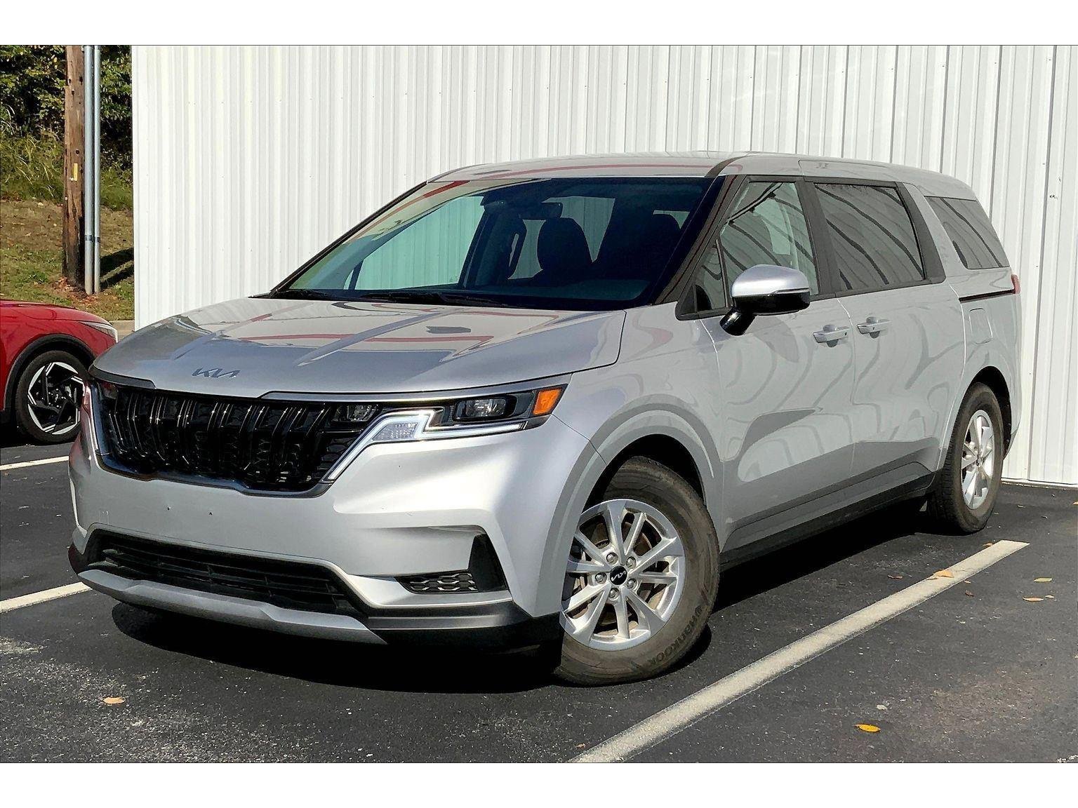 Used 2023 Kia Carnival LX