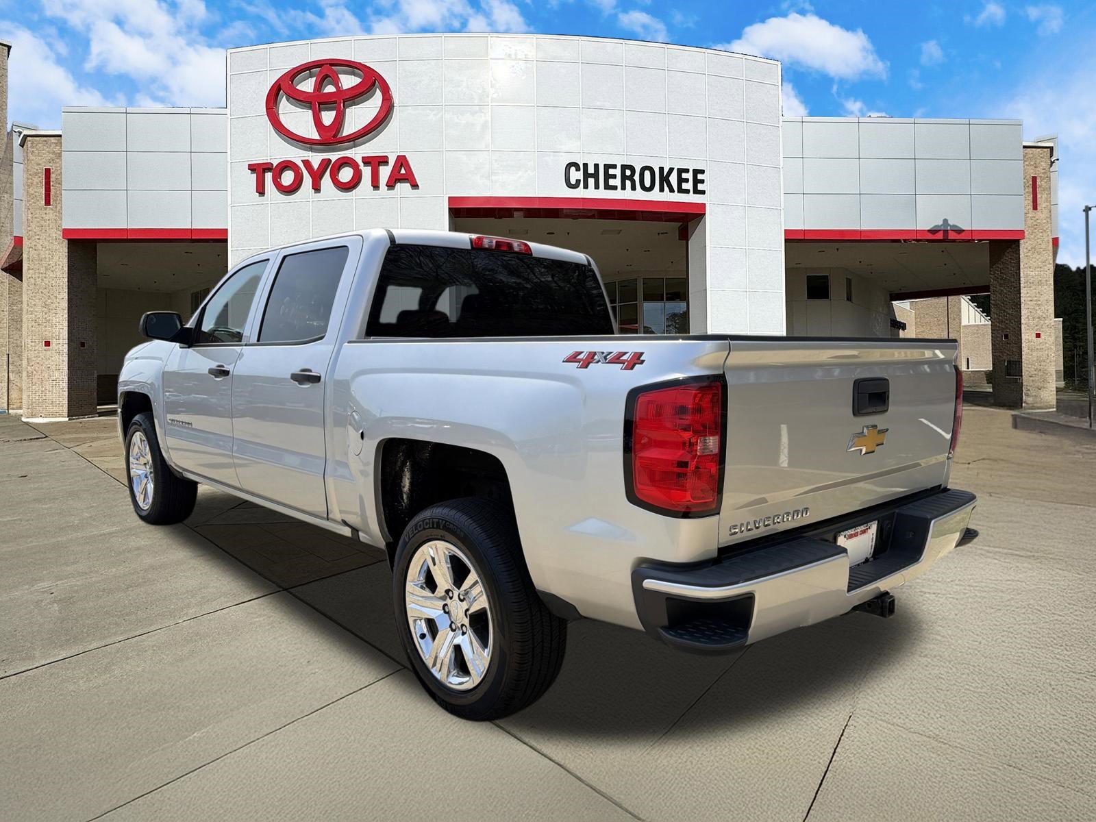 Used 2018 Chevrolet Silverado 1500 Custom w/ Custom Value Package AWD/4WD image 7