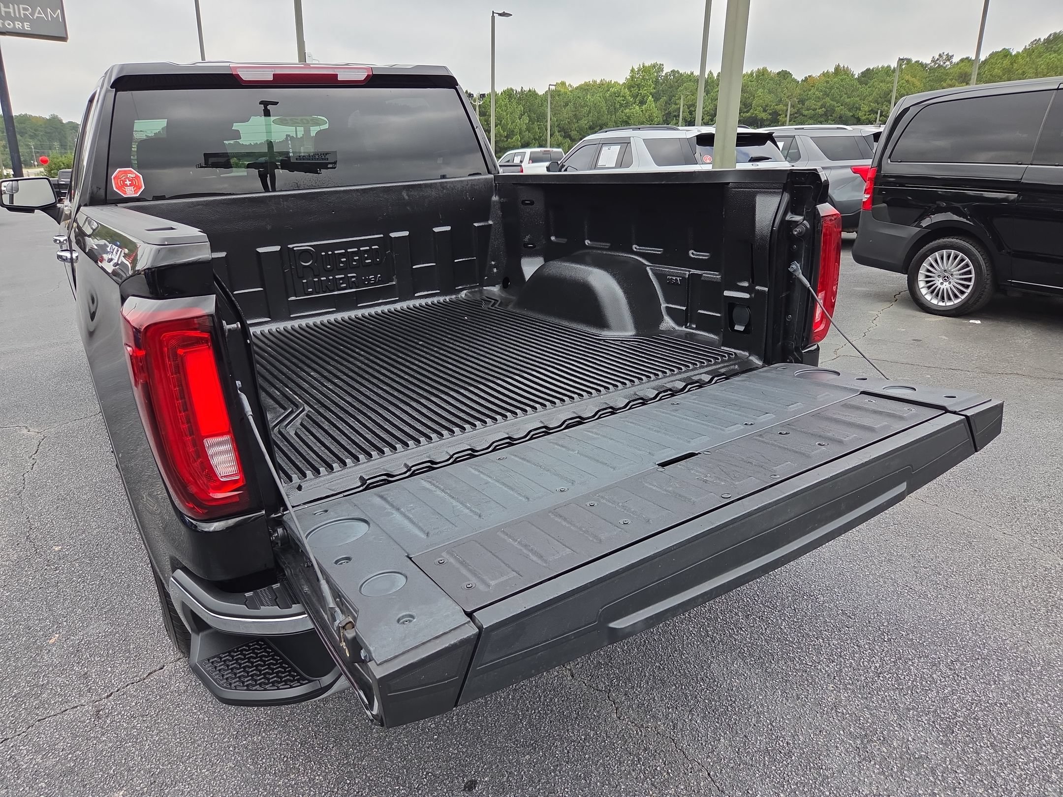 Used 2025 GMC Sierra 1500 SLT AWD/4WD image 23