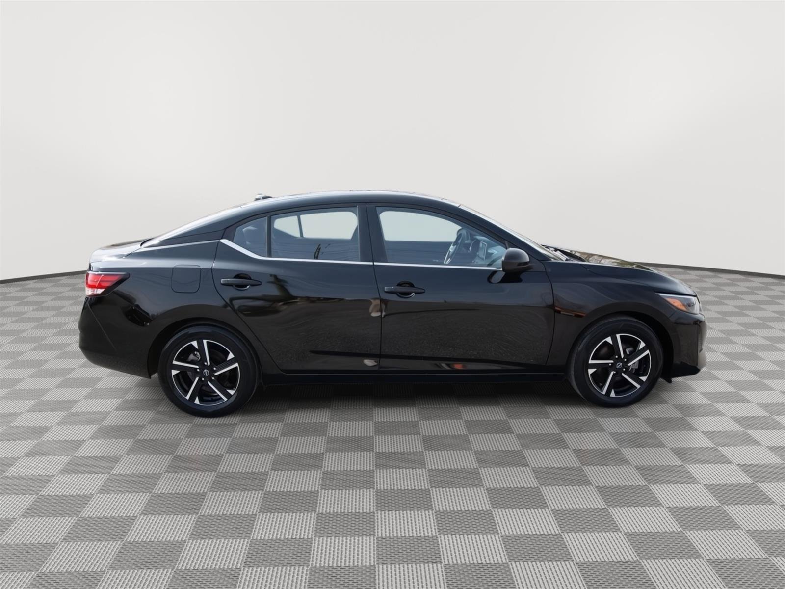 Used 2025 Nissan Sentra SV image 4