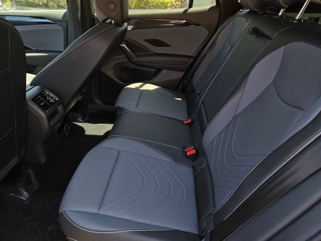 New 2026 Volkswagen Tiguan SE R-Line FWD image 5