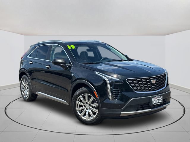 Used 2019 Cadillac XT4 Premium Luxury FWD image 1