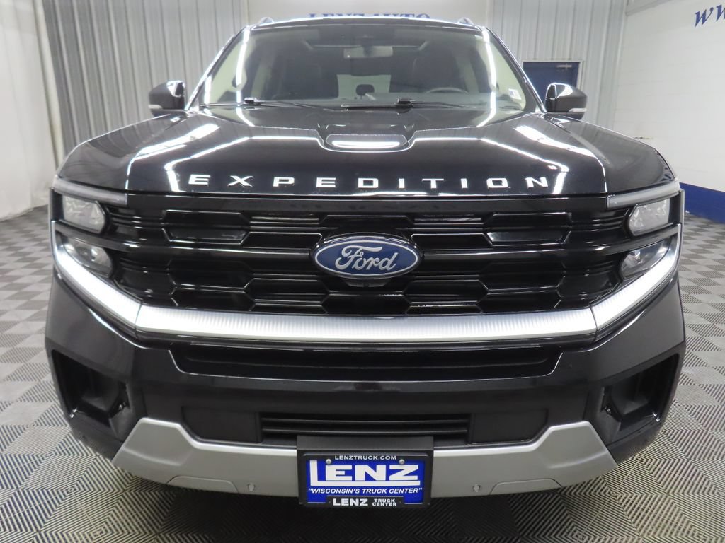 Used 2025 Ford Expedition Max Platinum w/ Platinum Ultimate Package AWD/4WD image 58