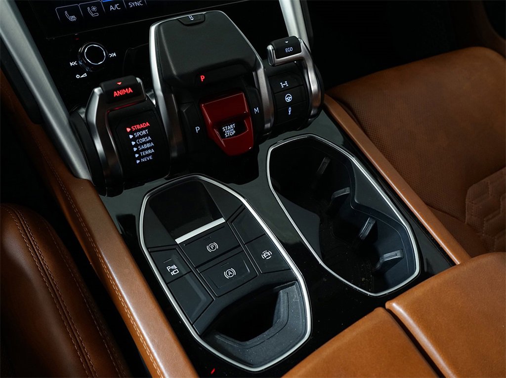 Used 2019 Lamborghini Urus image 17