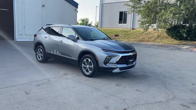 Used 2023 Chevrolet Blazer LT w/ Convenience Package AWD/4WD image 2