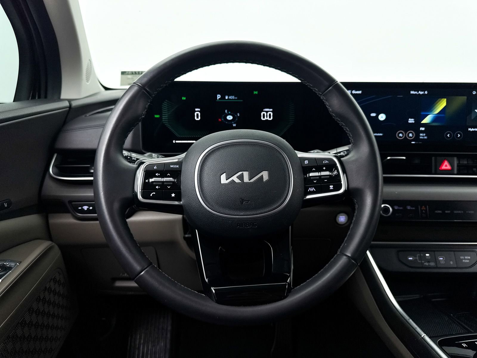 Certified 2025 Kia Carnival EX image 3