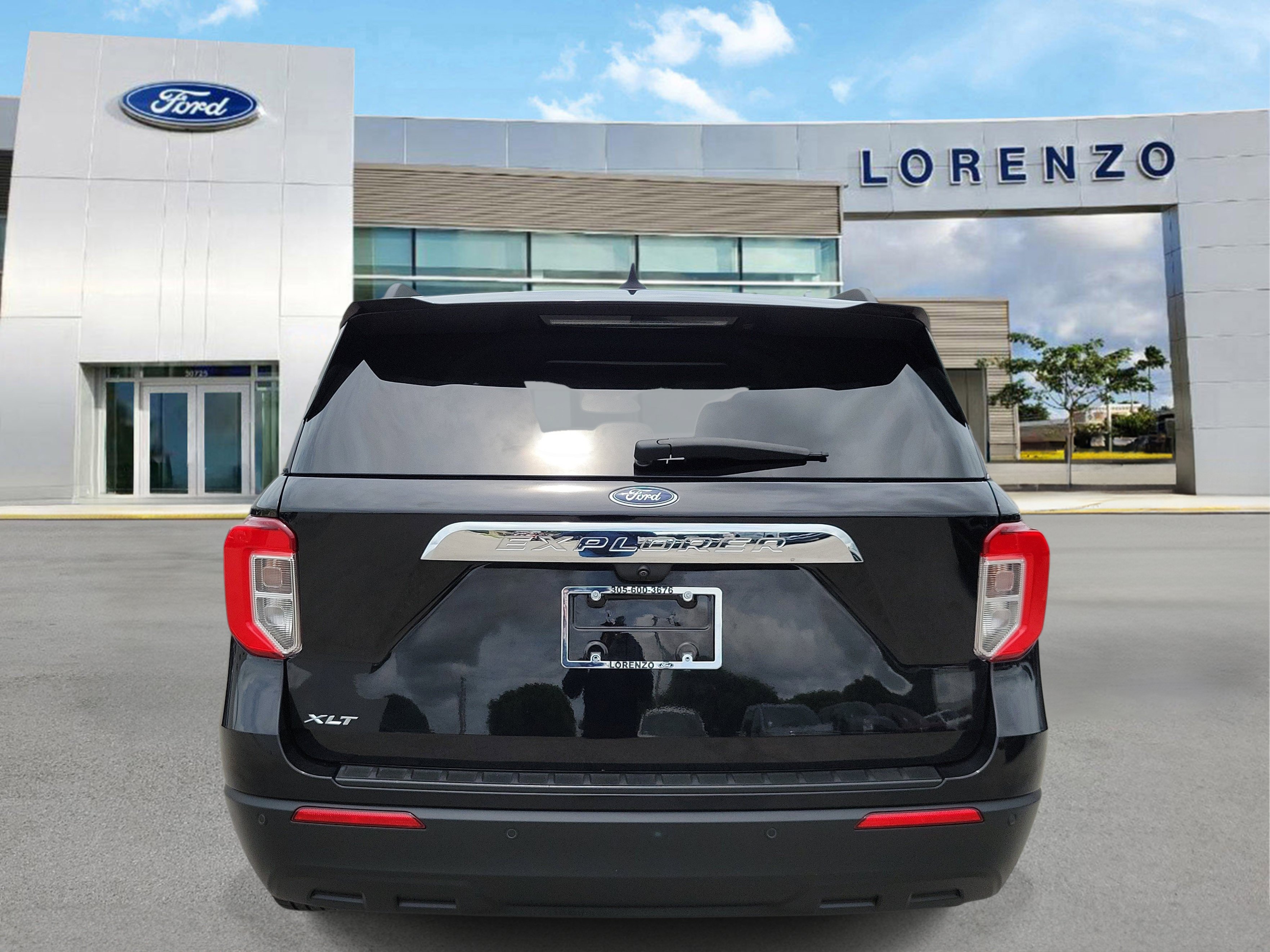 Used 2023 Ford Explorer XLT RWD image 6