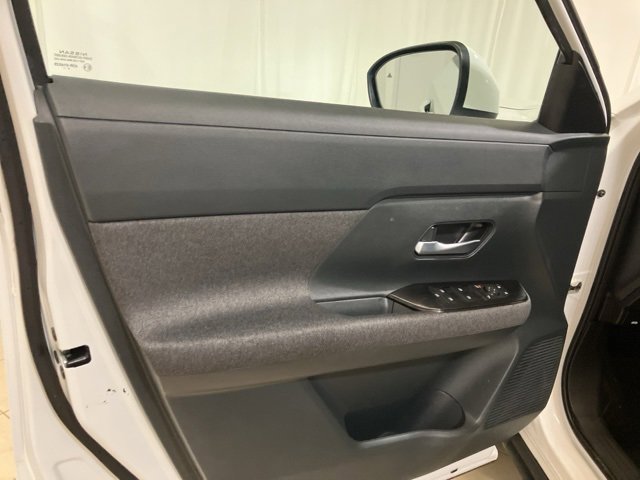 Used 2025 Nissan Kicks SV image 9