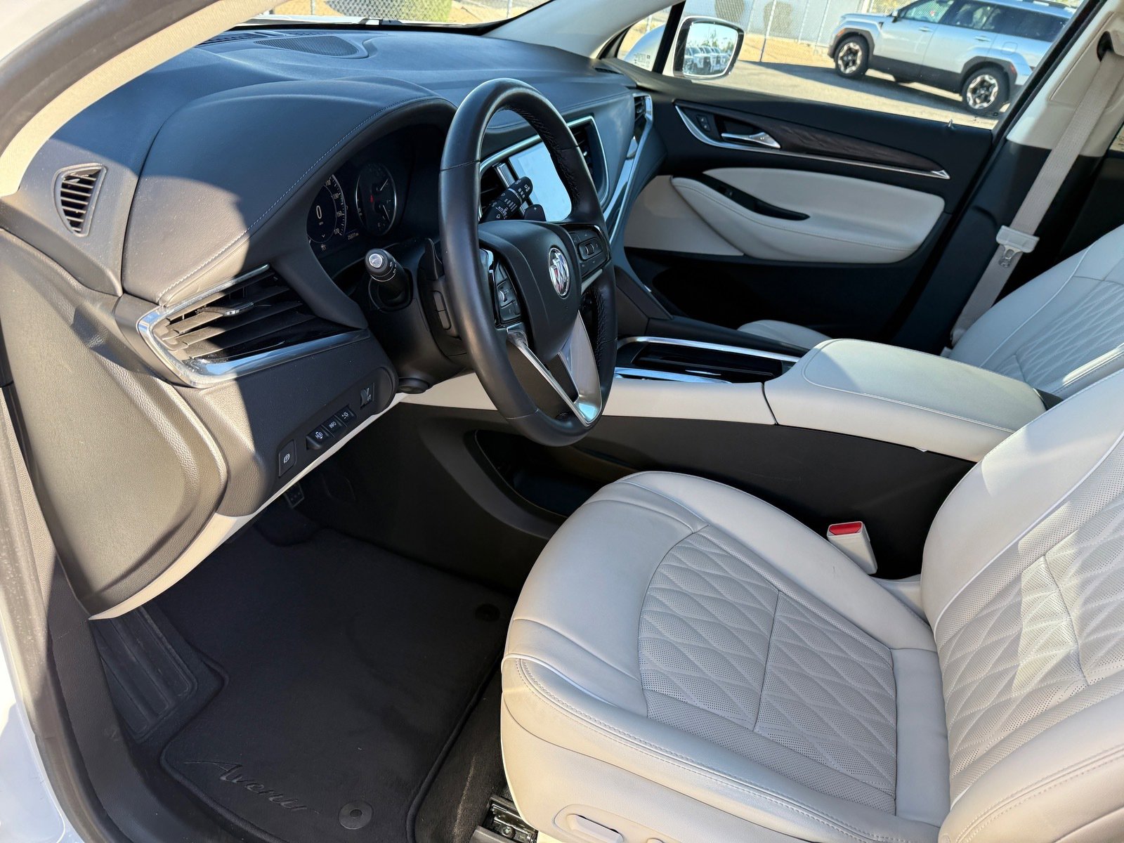 Used 2023 Buick Enclave Avenir w/ Avenir Technology Package image 21