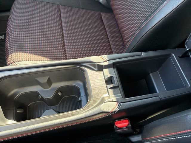 Used 2025 Nissan Kicks SR image 35