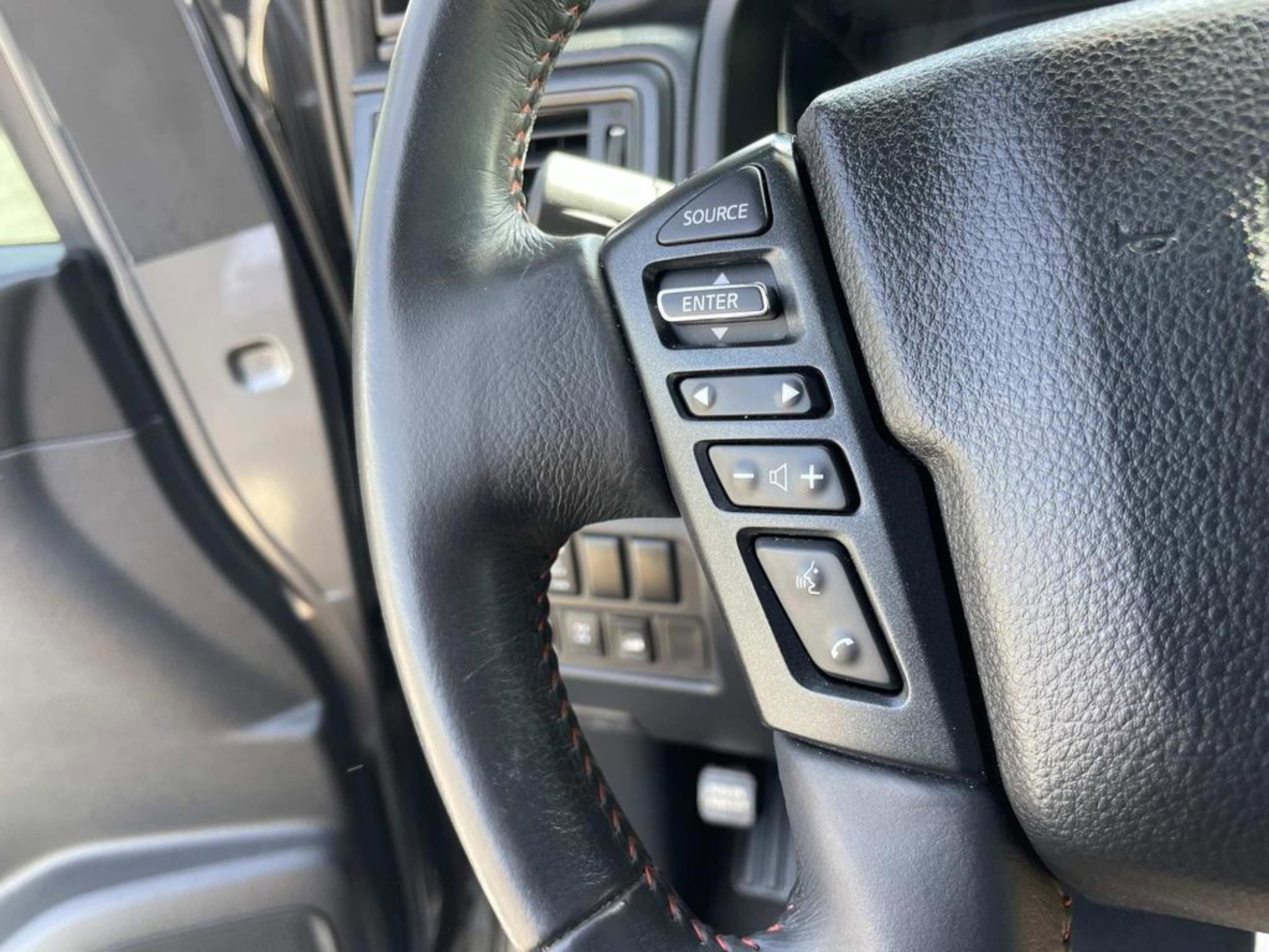 Used 2021 Nissan Titan PRO-4X w/ Pro-4x Convenience Package AWD/4WD image 26