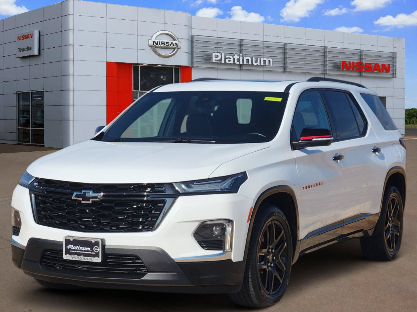 Used 2023 Chevrolet Traverse Premier w/ Redline Edition FWD video 2
