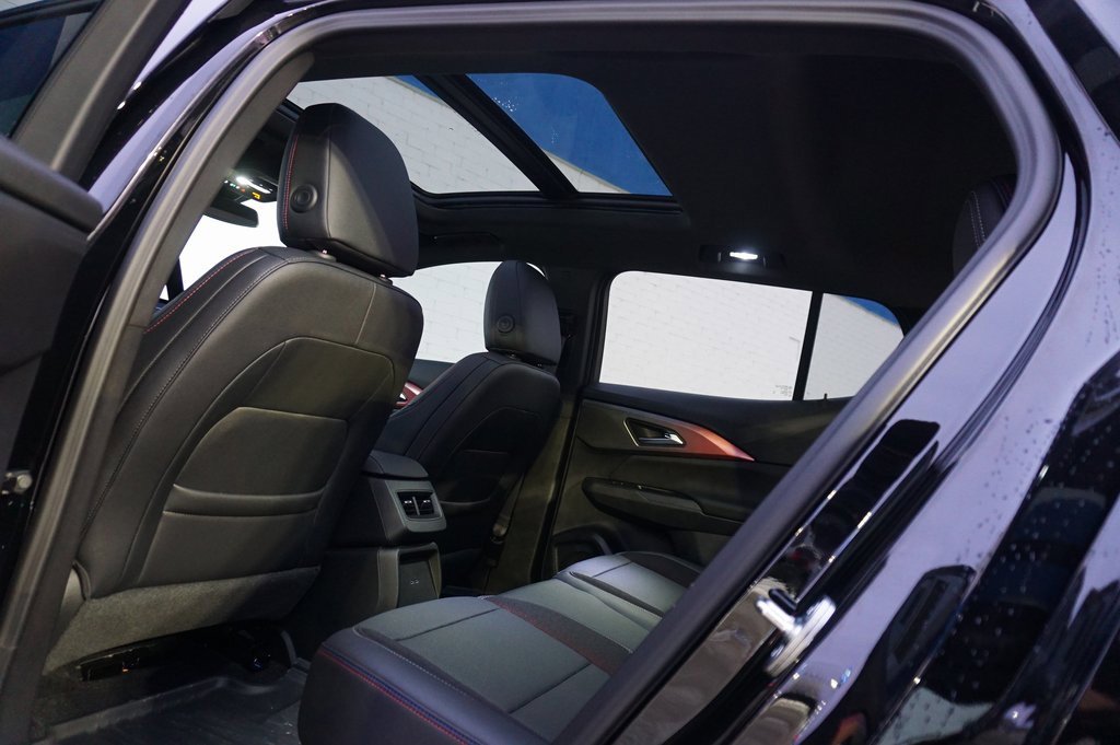 Used 2025 Chevrolet Equinox EV RS image 27