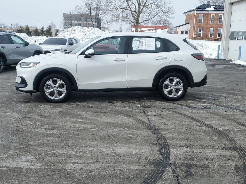 Certified 2025 Honda HR-V LX image 4
