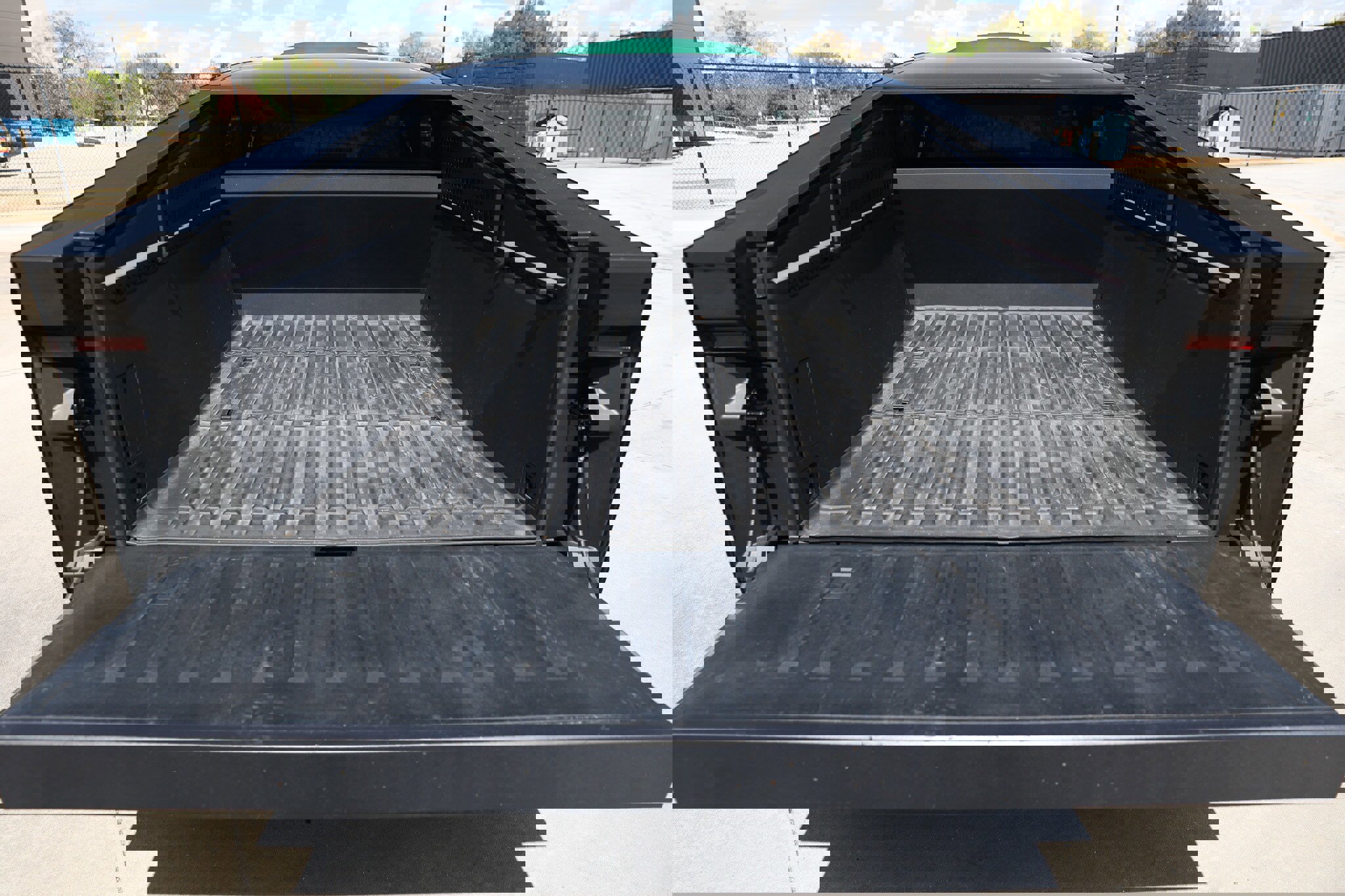 Used 2024 Tesla Cybertruck AWD Crew Cab image 28