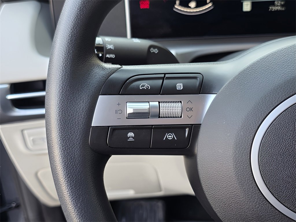 Used 2025 Hyundai Tucson SE image 25