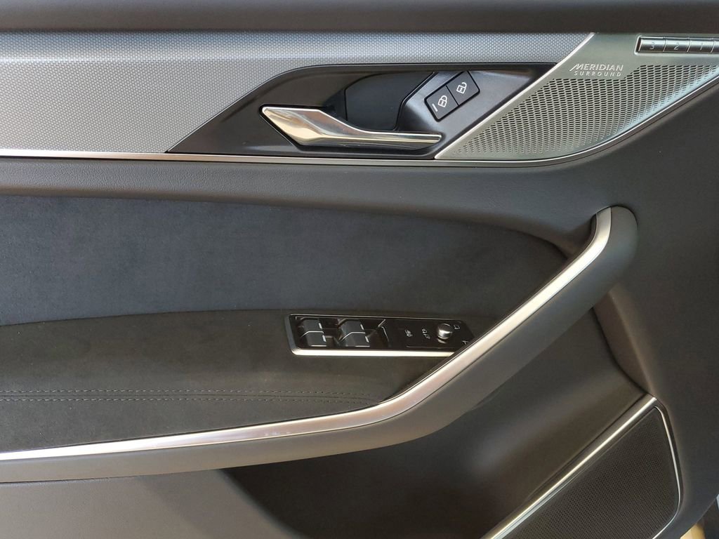 New 2026 Jaguar F-PACE SVR image 12