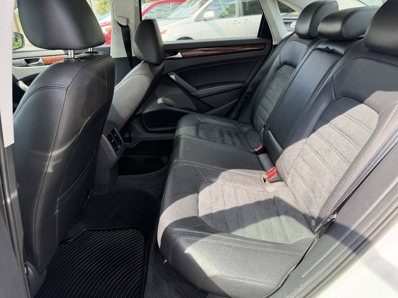 Used 2013 Volkswagen Passat TDI SEL Premium FWD image 20