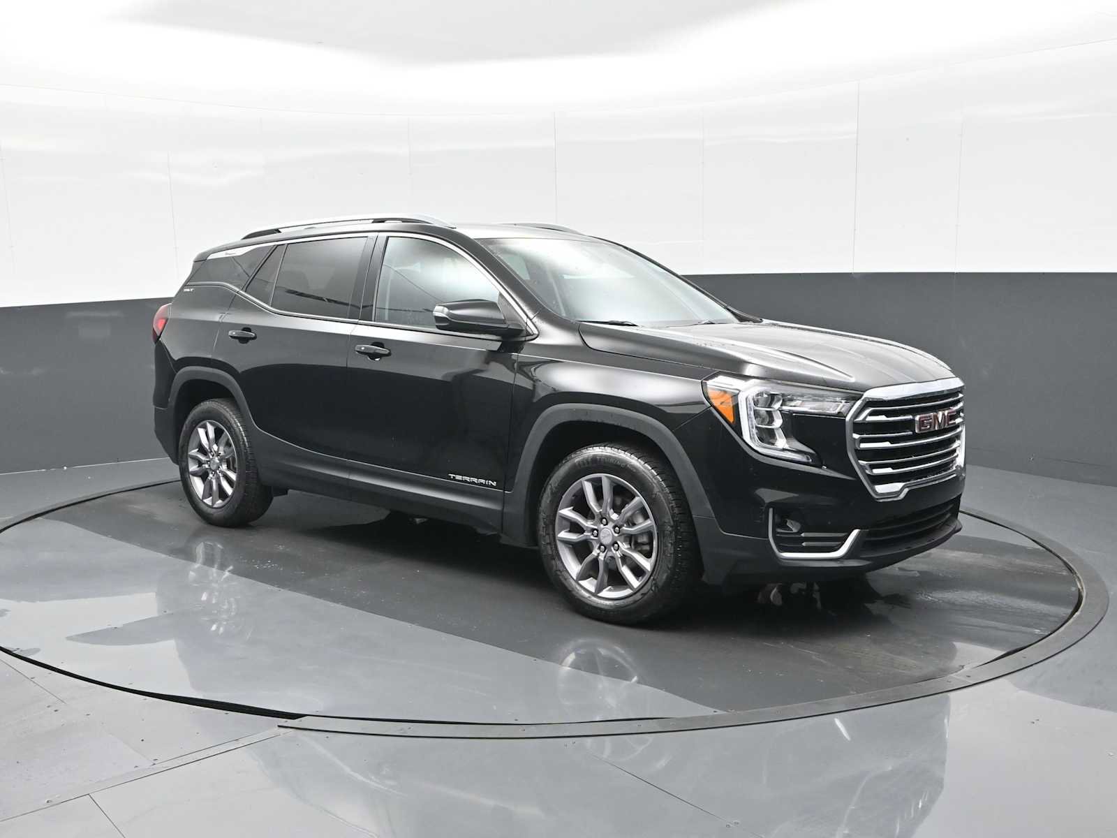 Used 2024 GMC Terrain SLT