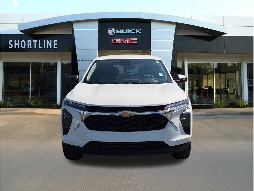 Used 2026 Chevrolet Trax LS FWD image 8
