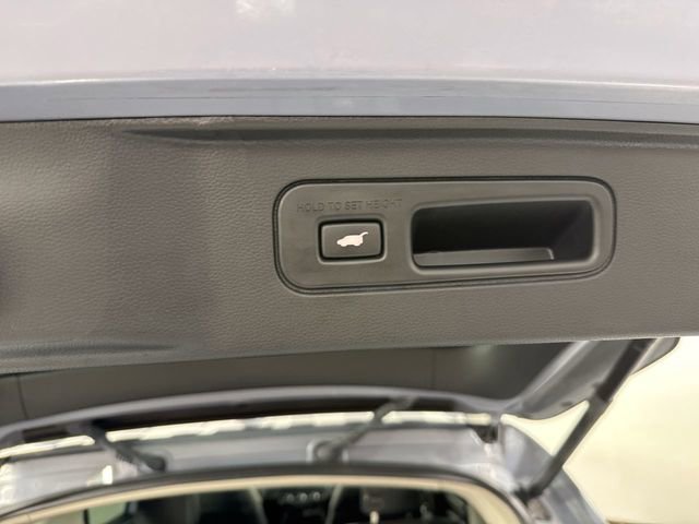 Certified 2023 Honda Pilot Touring image 37