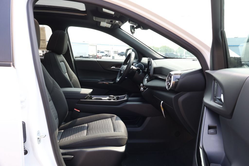 New 2027 Chevrolet Equinox LT w/ Midnight Edition FWD image 42