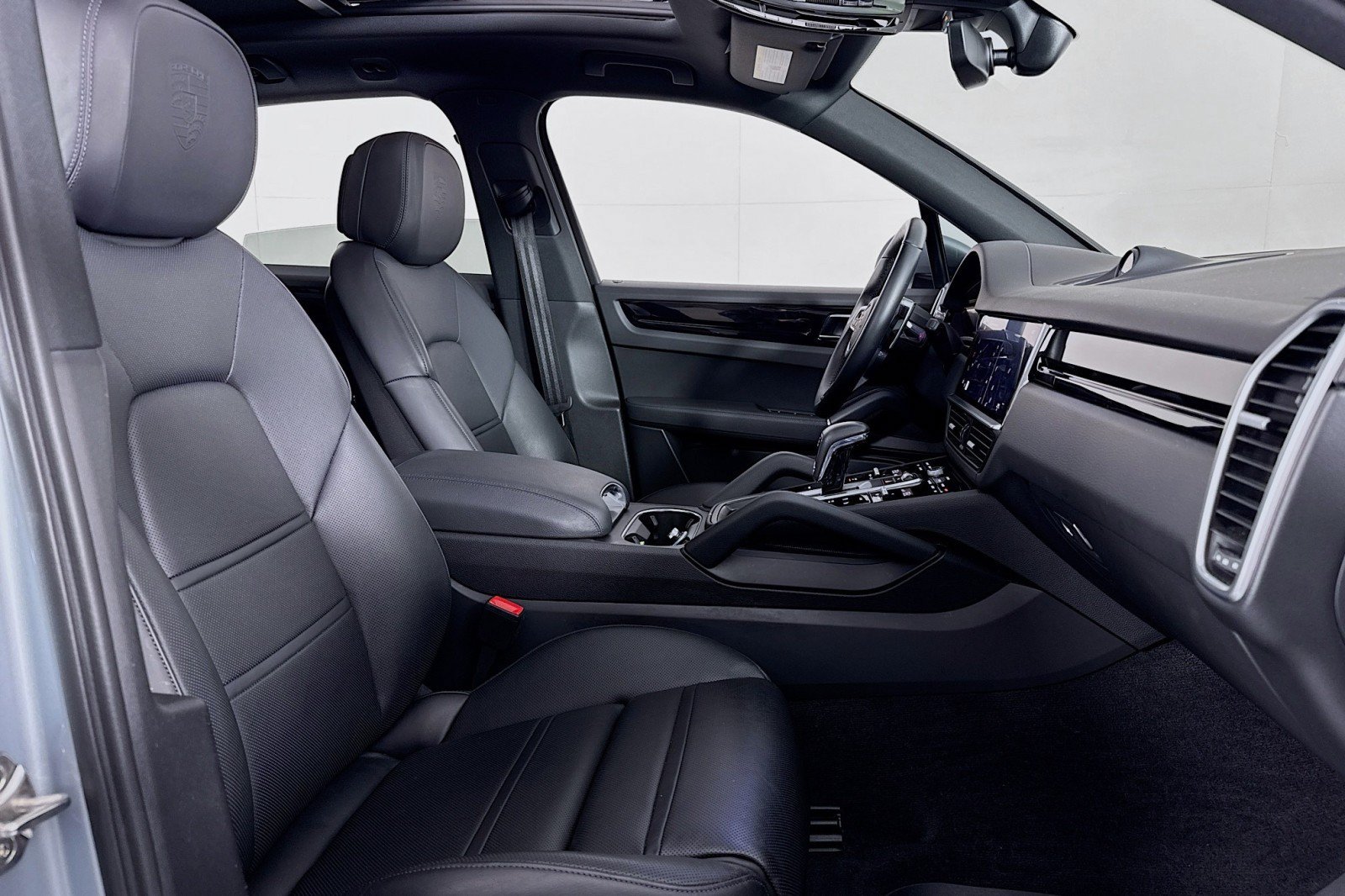 Used 2023 Porsche Cayenne Platinum Edition AWD/4WD image 6