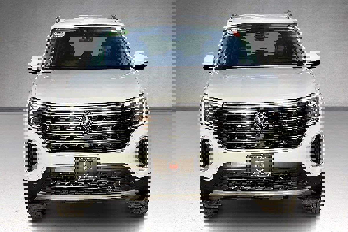 Used 2024 Volkswagen Atlas SE image 3