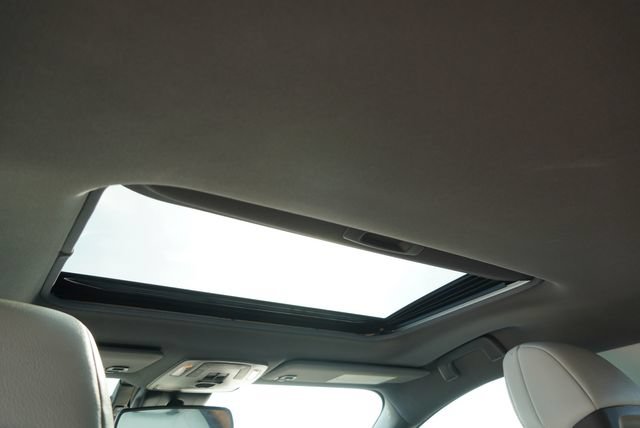 Used 2023 Toyota Sienna XSE FWD image 17